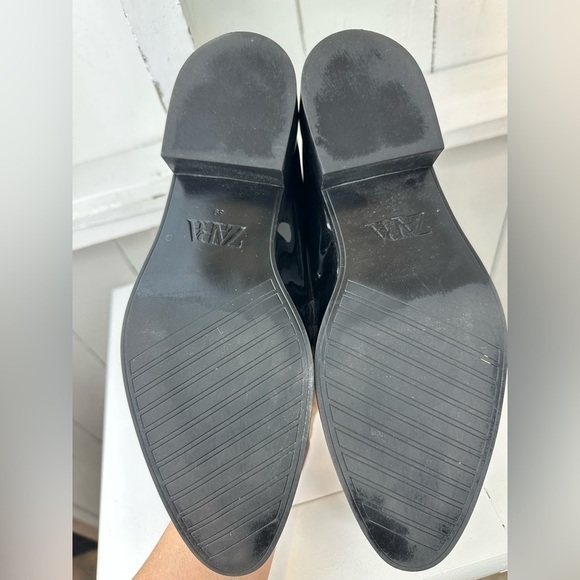 Zara Black Loafers Pointed Toe Faux Patten Leather Gold Hardware Women’s size 39 - Picture 11 of 14